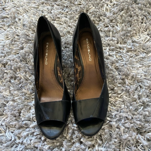Bandolino Shoes - Bandolino black leather wedge peep toe pump